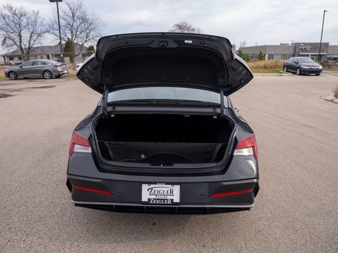 Certified 2024 Hyundai Elantra Limited image 10