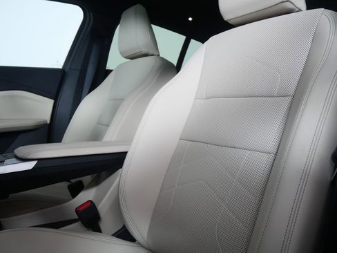 Certified 2025 BMW X2 xDrive28i AWD/4WD image 10