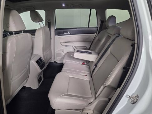 Used 2021 Volkswagen Atlas SE w/ Panoramic Sunroof Package FWD image 22