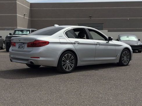 Used 2019 BMW 530e w/ Convenience Package RWD image 6