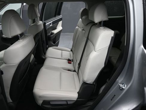 Used 2025 Hyundai Santa Fe SEL AWD/4WD image 13