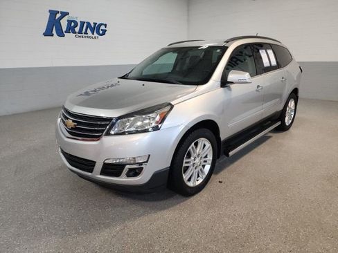 Used 2015 Chevrolet Traverse LT w/ Style and Technology Package FWD image 11
