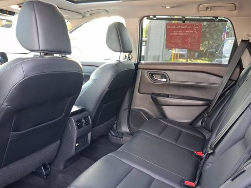 Certified 2022 Nissan Rogue SL w/ SL Premium Package AWD/4WD image 8