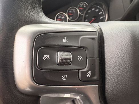 Used 2022 Chevrolet Silverado 1500 LT AWD/4WD image 19