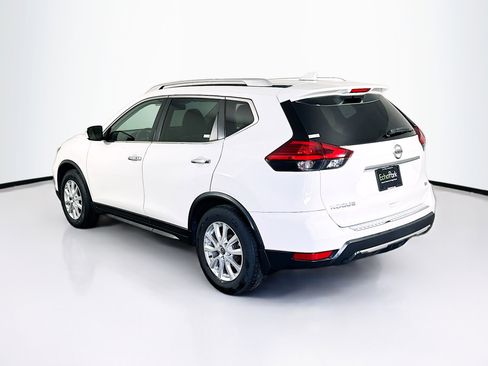 Used 2017 Nissan Rogue SV image 5