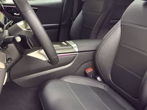 Certified 2025 Mercedes-Benz GLC 300 4MATIC image 27