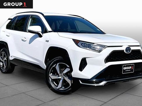 Used 2021 Toyota RAV4 SE AWD/4WD image 3