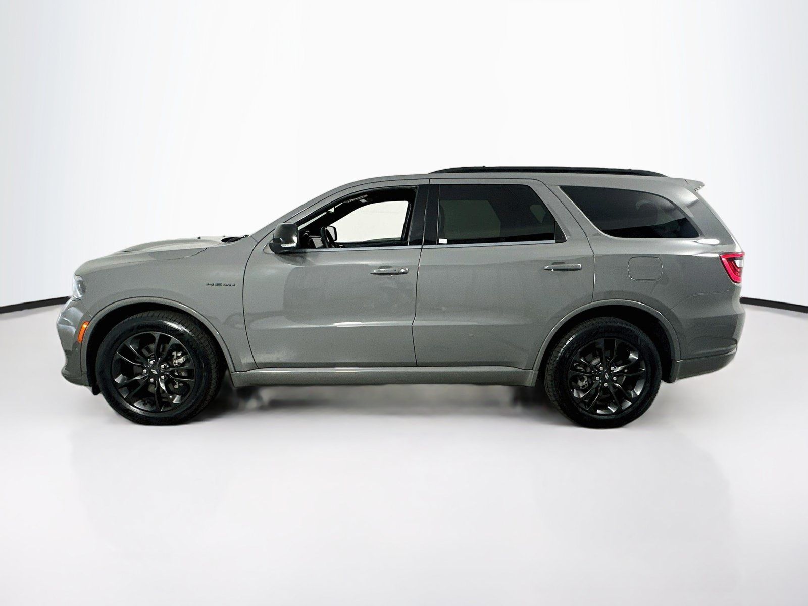 Used 2023 Dodge Durango R/T RWD image 8