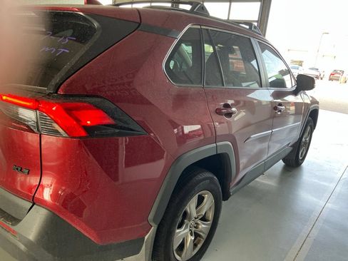 Used 2025 Toyota RAV4 XLE w/ Convenience Package FWD image 4