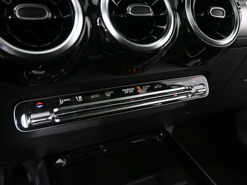 New 2026 Mercedes-Benz GLB 250 image 14