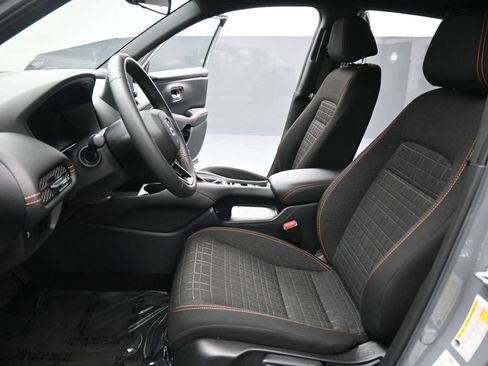 Used 2024 Honda HR-V Sport image 9