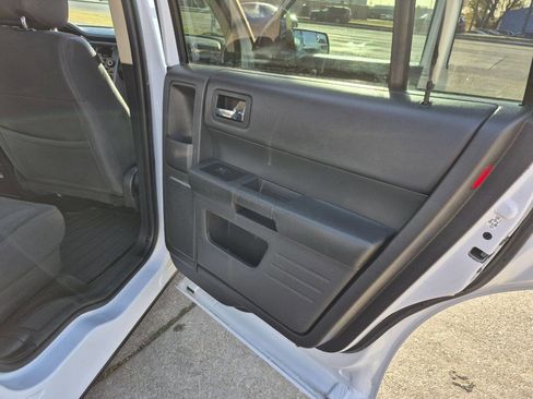 Used 2016 Ford Flex SE image 18