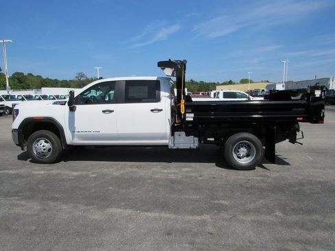 New 2025 GMC Sierra 3500 Pro w/ Convenience Package image 2