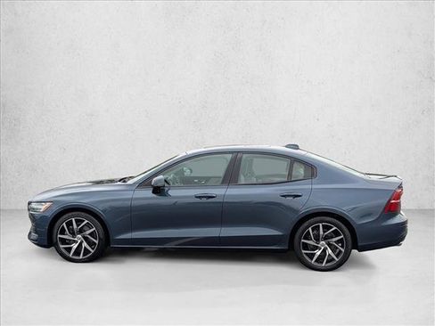 Used 2020 Volvo S60 T5 Momentum image 9