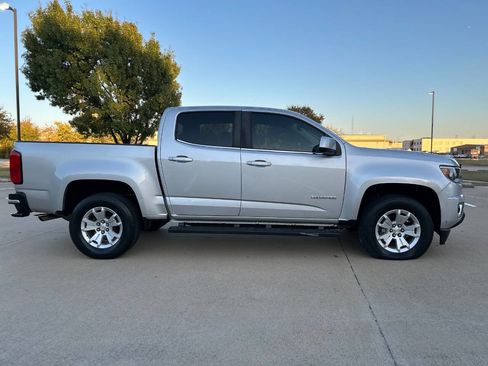 Used 2017 Chevrolet Colorado LT w/ LT Convenience Package image 5