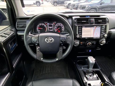 Used 2022 Toyota 4Runner TRD Off-Road Premium w/ Moonroof Package AWD/4WD image 6