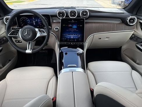 New 2025 Mercedes-Benz GLC 300 4MATIC image 5