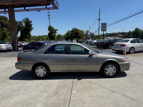Used 2001 Toyota Camry LE FWD image 8