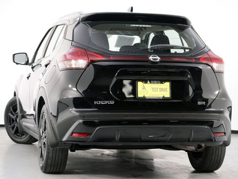Used 2022 Nissan Kicks SR image 5