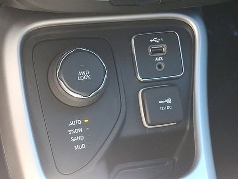 Used 2019 Jeep Compass Sport image 24