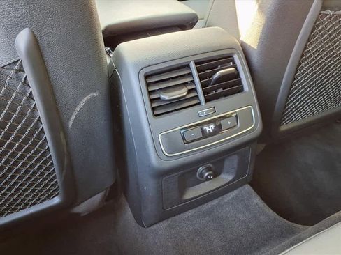 Used 2019 Audi A4 2.0T Premium image 11