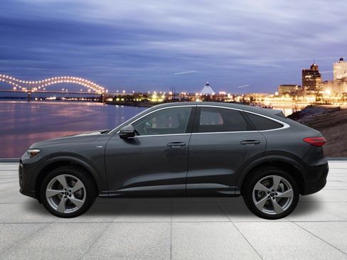 Certified 2025 Audi Q5 Premium Plus w/ Premium Plus image 2