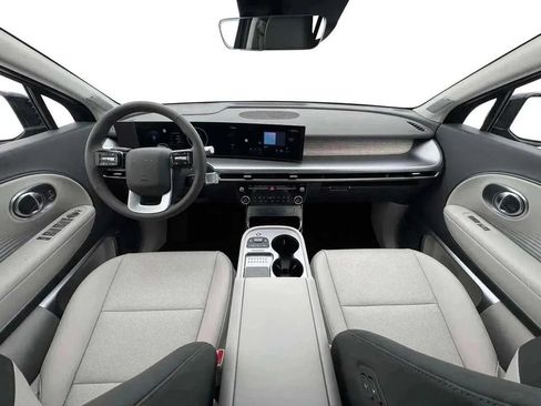 New 2026 Hyundai Ioniq 9 Limited AWD/4WD image 13