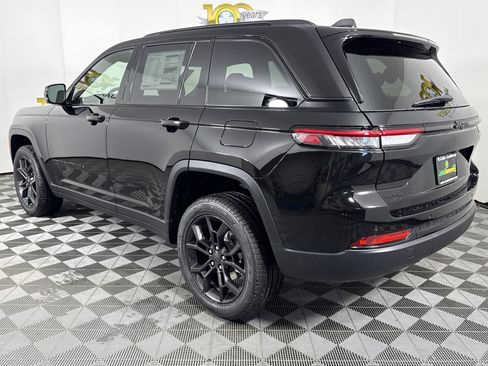 New 2025 Jeep Grand Cherokee Limited image 6
