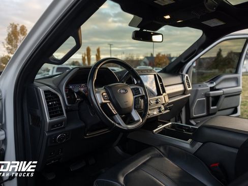 Used 2022 Ford F350 Platinum w/ FX4 Off-Road Package image 29