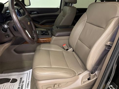 Used 2018 Chevrolet Suburban Premier image 21