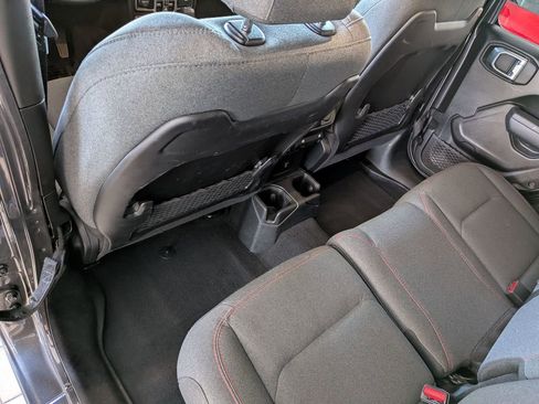 Used 2025 Jeep Wrangler Unlimited Rubicon w/ Convenience Group image 19