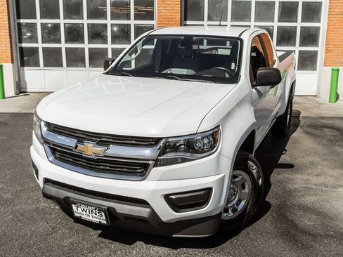 Used 2020 Chevrolet Colorado W/T w/ WT Convenience Package image 2