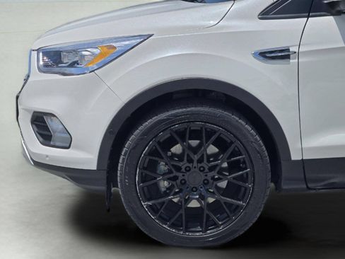 Used 2019 Ford Escape Titanium w/ U9j03 - Titanium Tow Package AWD/4WD image 9