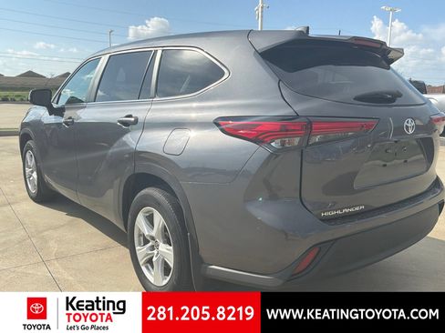 Used 2023 Toyota Highlander L FWD image 5