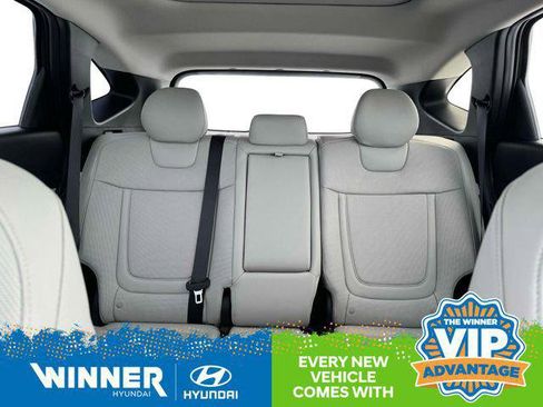 New 2025 Hyundai Tucson Limited image 17