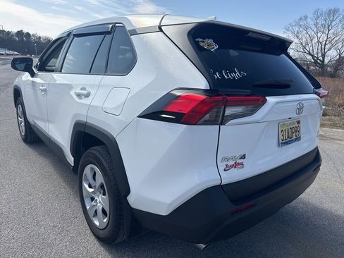 Used 2023 Toyota RAV4 LE image 9