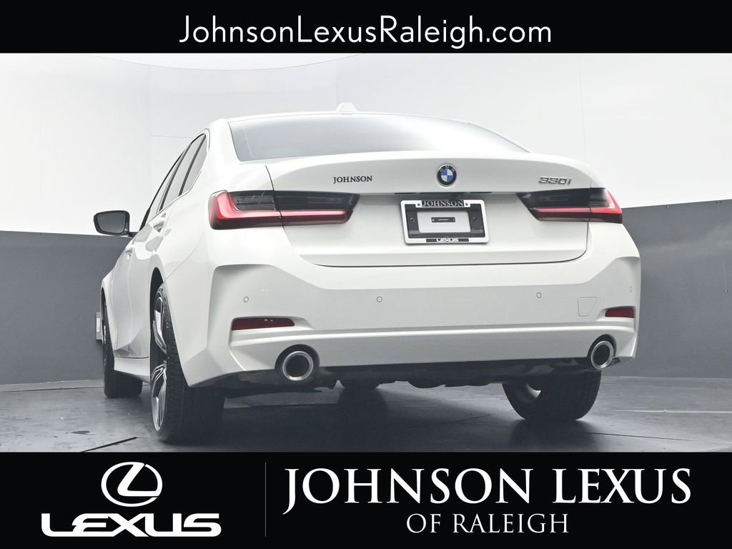 Used 2024 BMW 330i Sedan w/ Premium Package RWD image 18