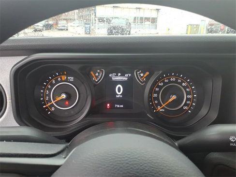 Used 2025 Jeep Gladiator Sport image 15