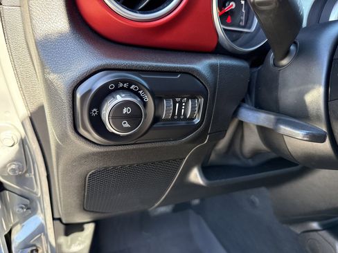 Used 2020 Jeep Gladiator Rubicon AWD/4WD image 15