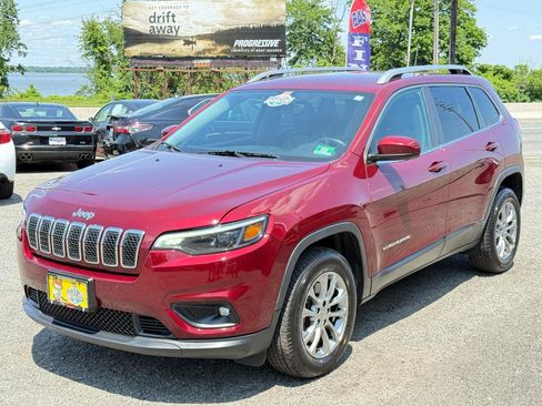 Used 2019 Jeep Cherokee Latitude Plus w/ Comfort/Convenience Group AWD/4WD image 8