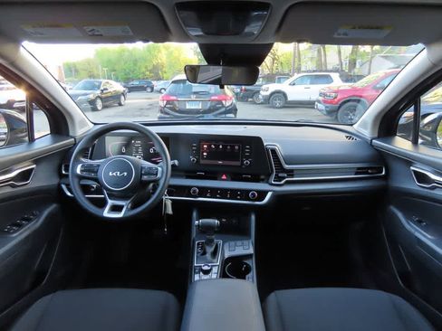 Used 2025 Kia Sportage LX FWD image 17