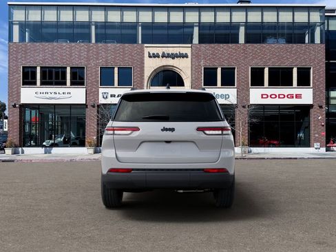 New 2025 Jeep Grand Cherokee L Altitude image 7