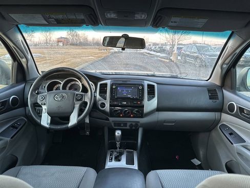 Used 2014 Toyota Tacoma 4x4 Access Cab V6 w/ SR5 Package image 18