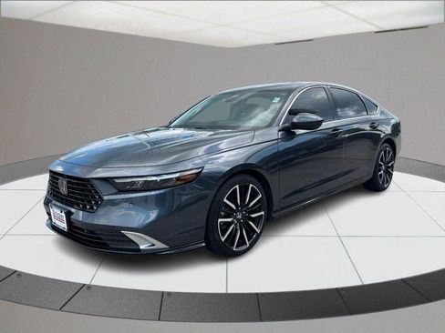 Used 2023 Honda Accord Touring image 8