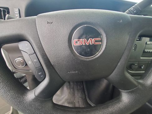 Used 2025 GMC Savana 2500 w/ Driver Convenience Package image 9