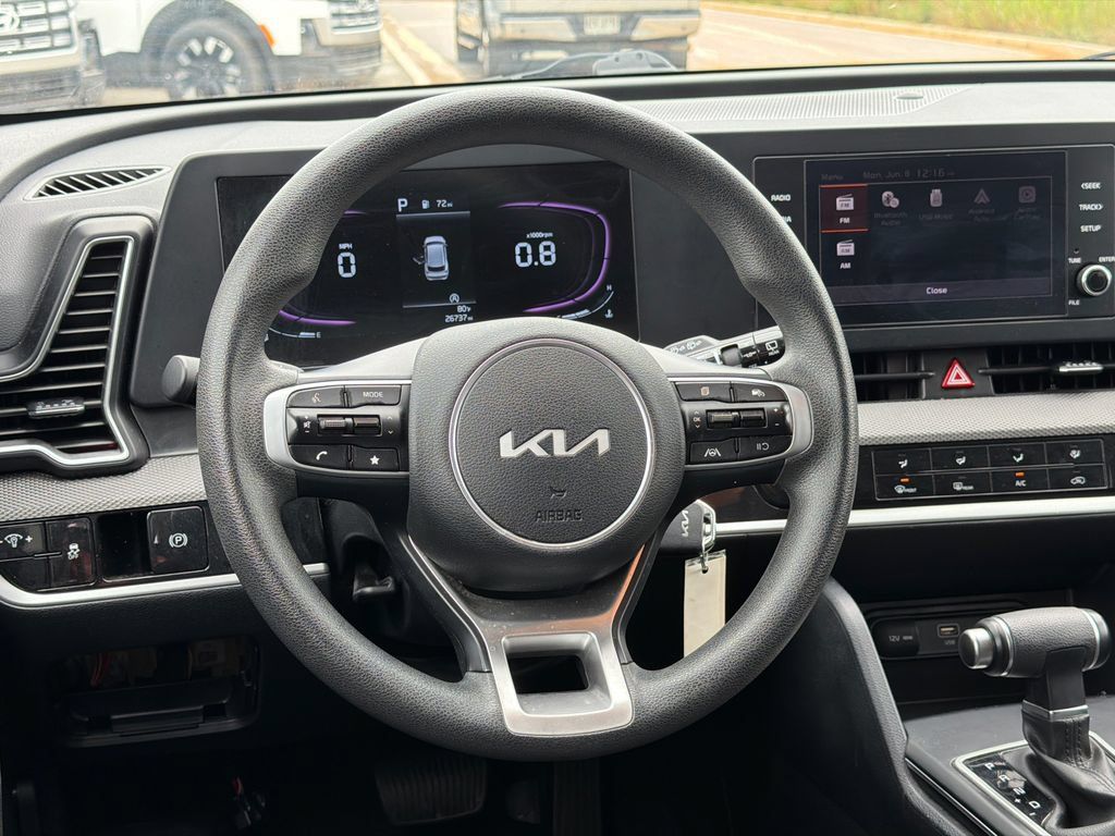Used 2025 Kia Sportage LX FWD image 23