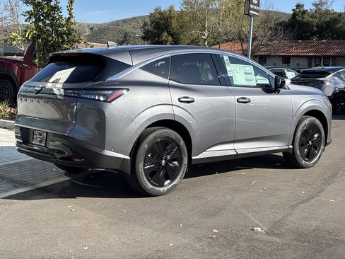 New 2025 Nissan Murano SV image 3