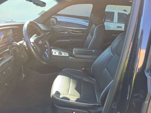 Used 2023 Cadillac Escalade Sport AWD/4WD image 16