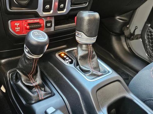 Used 2019 Jeep Wrangler Rubicon AWD/4WD image 14