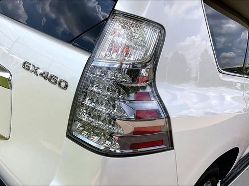 Used 2023 Lexus GX 460 Luxury w/ Accessory Package AWD/4WD image 26